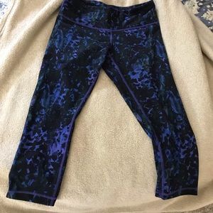 Lululemon Crop Leggings- size 8
